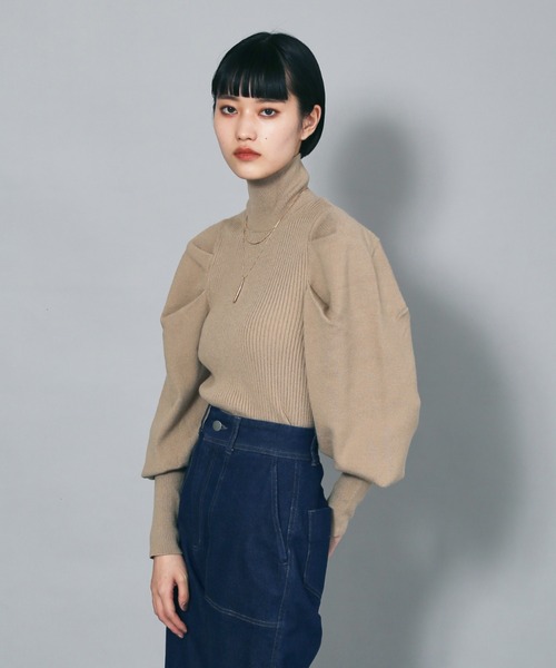 NOMINE（ノミネ）の「ボリュームスリーブタートルニット（ニット/セーター・レディース・ブラック/ピンク/ブルー/キャメル/チャコールグレー/ベージュ/オレンジ/ライム・フリー）」の9枚目の写真