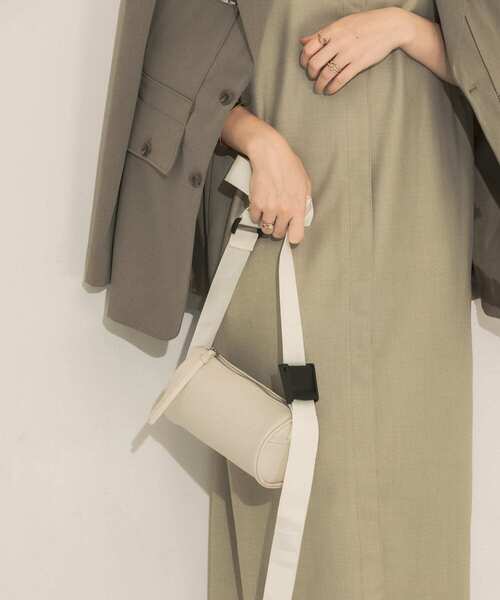 KBF（ケイビーエフ）の「ワイドベルトBAG（ショルダーバッグ・レディース・ブラック/アイボリー・ONE）」の7枚目の写真