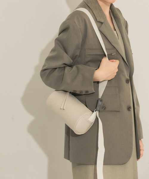 KBF（ケイビーエフ）の「ワイドベルトBAG（ショルダーバッグ・レディース・ブラック/アイボリー・ONE）」の11枚目の写真