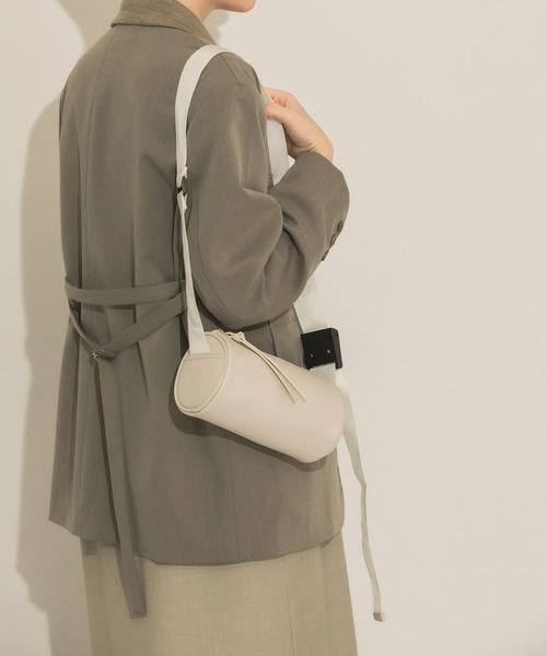 KBF（ケイビーエフ）の「ワイドベルトBAG（ショルダーバッグ・レディース・ブラック/アイボリー・ONE）」の5枚目の写真