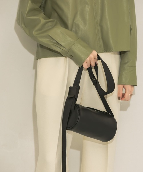 KBF（ケイビーエフ）の「ワイドベルトBAG（ショルダーバッグ・レディース・ブラック/アイボリー・ONE）」の3枚目の写真