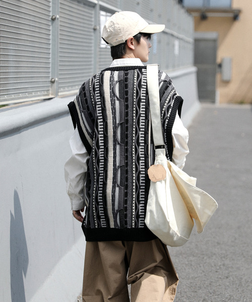 neos(ネオス)の「【neos -addictive design-】ビッグシルエット ジャガード レトロ ビンテージライク Vネック ニット ベスト(ベスト・メンズ・ダークグリーン系/グレー系/ブラック系・MEDIUM/LARGE)」の7枚目の写真