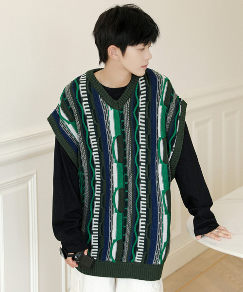 neos(ネオス)の「【neos -addictive design-】ビッグシルエット ジャガード レトロ ビンテージライク Vネック ニット ベスト(ベスト・メンズ・ダークグリーン系/グレー系/ブラック系・MEDIUM/LARGE)」の9枚目の写真