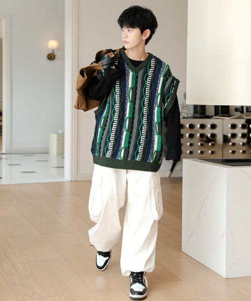 neos(ネオス)の「【neos -addictive design-】ビッグシルエット ジャガード レトロ ビンテージライク Vネック ニット ベスト(ベスト・メンズ・ダークグリーン系/グレー系/ブラック系・MEDIUM/LARGE)」の10枚目の写真