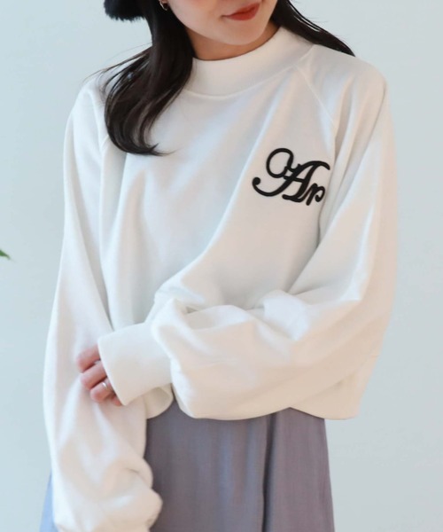 archives(アルシーヴ)の「刺繍ロゴクロップドスウェット(スウェット・レディース・グレー/オフホワイト/ブラック・MEDIUM)」の4枚目の写真