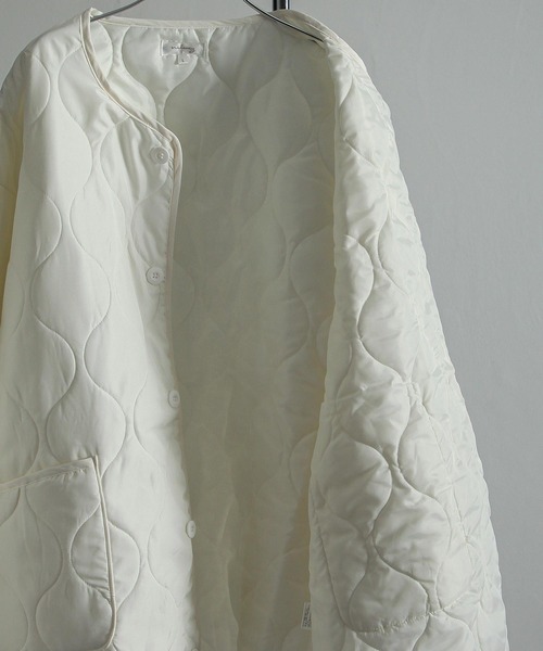 NILWAY（ニルウェイ）の「キルトライナー/ノーカラーキルティングジャケット/ノーカラーブルゾン/中綿インナージャケット（ノーカラーコート・レディース・オフホワイト/ブラック/カーキ・MEDIUM/LARGE）」の12枚目の写真