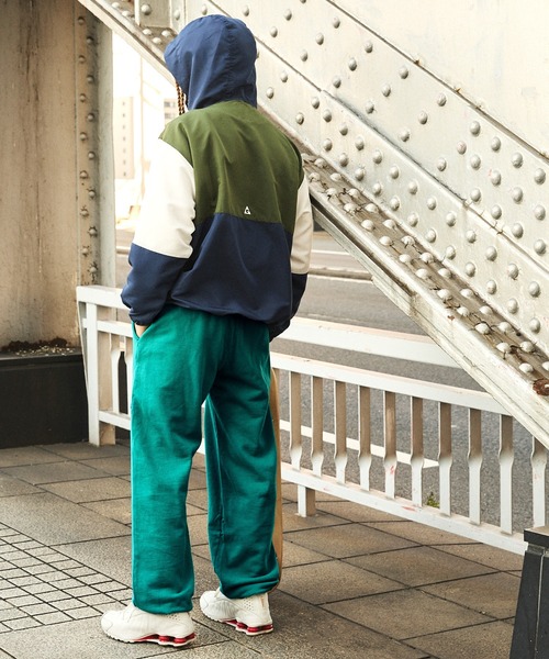 NYUDROP(ニュードロップ)の「【NYUDROP】GRAFFITI LOGO PIGMENT DYED SWEAT PANTS / グラフィティロゴ刺繍 ピグメント裏毛スウェットパンツ(スウェットパンツ・メンズ・ブラック/ブルー/グリーン・M/L/XL)」の19枚目の写真