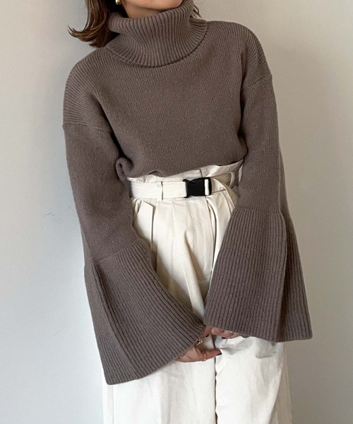 archives（アルシーヴ）の「【Limited item】BELL SLEEVE HIGH NECK KNIT（ニット/セーター・レディース・アイボリー/グレイッシュベージュ/グリーン/ピンク・MEDIUM）」の3枚目の写真