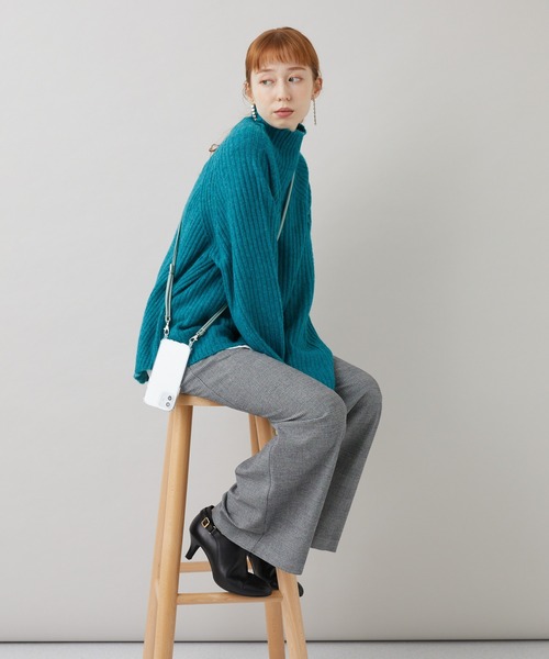 Paradise Picnic（パラダイスピクニック）の「イタリアンレザー　スマホショルダー　ダブルタイプ（スマホグッズ・レディース・グリーン/パープル/ベージュ/ブラック・FREE）」の5枚目の写真