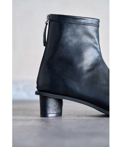 AZUL by moussy(アズールバイマウジー)の「TRIANGLE LOW HEEL BOOTS/トライアングルローヒールブーツ(ブーツ・レディース・ブラック/アイボリー・MEDIUM/SMALL/LARGE)」の16枚目の写真