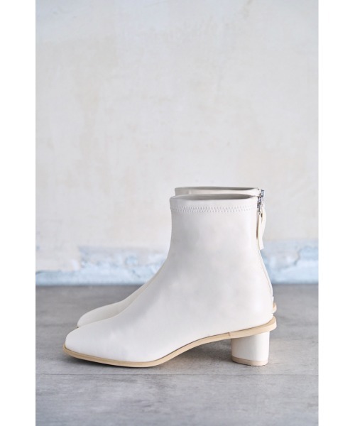 AZUL by moussy(アズールバイマウジー)の「TRIANGLE LOW HEEL BOOTS/トライアングルローヒールブーツ(ブーツ・レディース・ブラック/アイボリー・MEDIUM/SMALL/LARGE)」の3枚目の写真