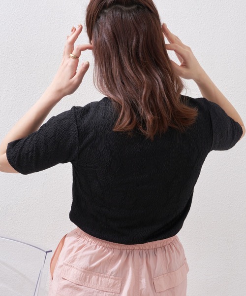 VANNIE U(ヴァニーユー)の「シアーウェーブハイネックトップス(Tシャツ/カットソー・レディース・ブラック/ホワイト/ライトグリーン・FREE)」の10枚目の写真