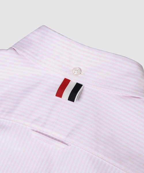 THOM BROWNE（トムブラウン）の「CLASSIC ROUND COLLAR SHIRT W/ RWB GROSGRAIN ARMBANDS IN UNIVERSITY STRIPE OXFORD（シャツ/ブラウス・レディース・ライトピンク・36/38）」の5枚目の写真