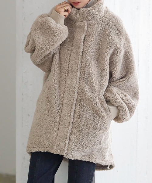 KOBE LETTUCE(コウベレタス)の「ボアオーバーサイズコート(その他アウター・レディース・オフホワイト/グレイッシュベージュ/ブラック・FREE)」の1枚目の写真
