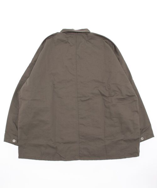 OLD BETTY'S（オールドベティーズ）の「【OLD BETTY’S】Dobby Cloth Loose Shirts（カバーオール・レディース・チャコールグレー/ベージュ・FREE）」の4枚目の写真