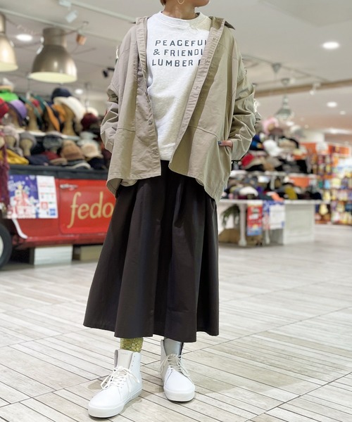 OLD BETTY'S（オールドベティーズ）の「【OLD BETTY’S】Dobby Cloth Loose Shirts（カバーオール・レディース・チャコールグレー/ベージュ・FREE）」の6枚目の写真