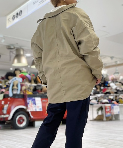 OLD BETTY'S（オールドベティーズ）の「【OLD BETTY’S】Dobby Cloth Loose Shirts（カバーオール・レディース・チャコールグレー/ベージュ・FREE）」の5枚目の写真