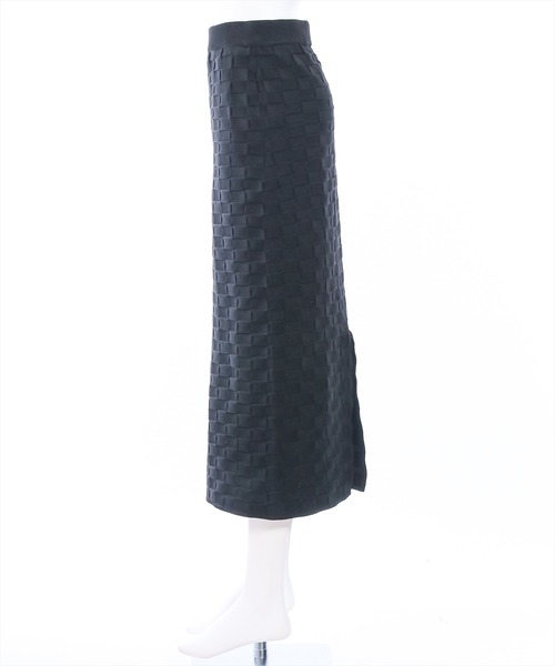 clear（クリア）の「エンボス編みニットタイトスカート≪2024AW≫（スカート・レディース・オレンジ/ブルー/ブラック/オフホワイト/グレイッシュベージュ/ブラウン・F）」の7枚目の写真