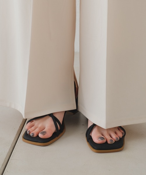 Kastane（カスタネ）の「【2サイズ展開】フロントタックスラックスパンツ（スラックス・レディース・アイボリー/イエロー/ブラック/グレー・0/1）」の9枚目の写真