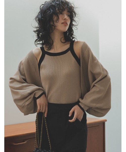 Re:EDIT（リエディ）の「[2023S/S COLLECTION][2点セット]配色or無地ニットボレロ×アメスリキャミソールアンサンブル（アンサンブル・レディース・アイボリー/ベージュ×ブラック/ホワイト×ブラック/ブラック・LARGE/MEDIUM）」の4枚目の写真