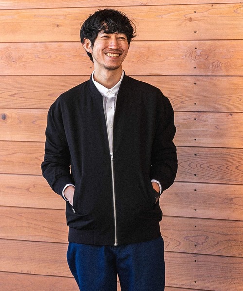 ITEMS URBANRESEARCH(アイテムズ アーバンリサーチ)の「TRストレッチ MA-1(MA-1・メンズ・カーキ/ベージュ/ブラック・MEDIUM/LARGE)」の2枚目の写真