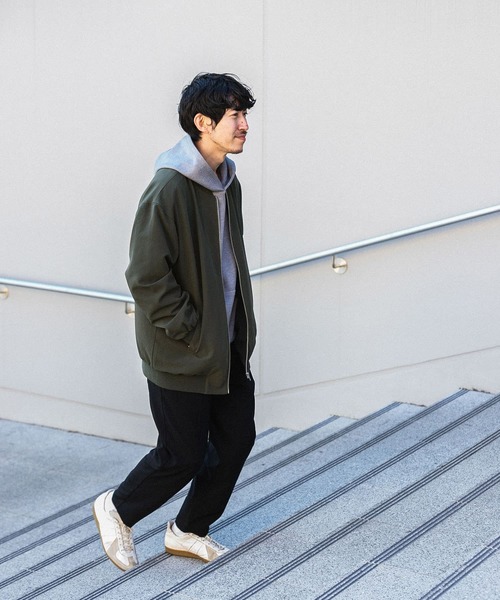 ITEMS URBANRESEARCH(アイテムズ アーバンリサーチ)の「TRストレッチ MA-1(MA-1・メンズ・カーキ/ベージュ/ブラック・MEDIUM/LARGE)」の16枚目の写真