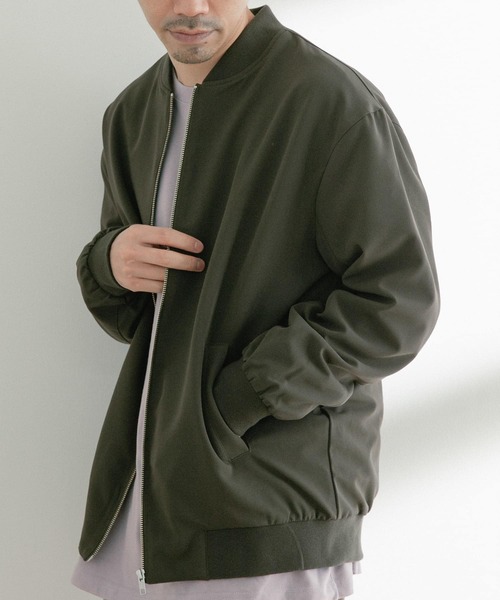 ITEMS URBANRESEARCH(アイテムズ アーバンリサーチ)の「TRストレッチ MA-1(MA-1・メンズ・カーキ/ベージュ/ブラック・MEDIUM/LARGE)」の20枚目の写真