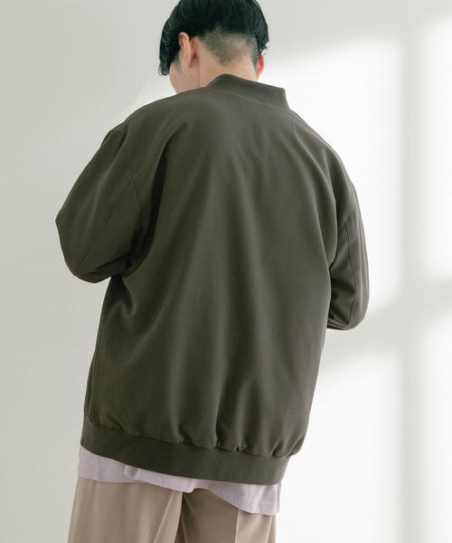 ITEMS URBANRESEARCH(アイテムズ アーバンリサーチ)の「TRストレッチ MA-1(MA-1・メンズ・カーキ/ベージュ/ブラック・MEDIUM/LARGE)」の22枚目の写真