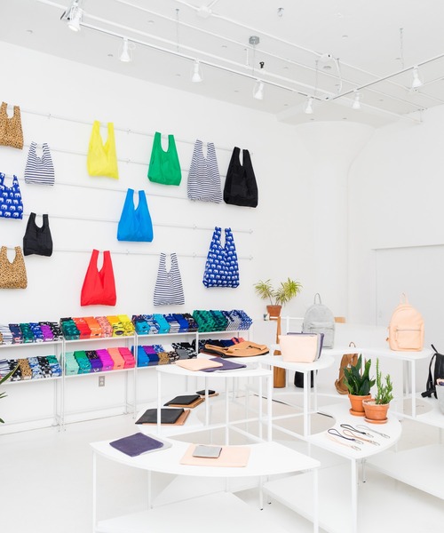 BAGGU（バグー）の「BABY BAGGU 470.ストロベリー（エコバッグ/サブバッグ・レディース・レッド・FREE）」の2枚目の写真