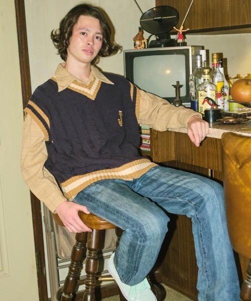 JINCL(ジンクル)の「COLLEGE KNIT VEST(ベスト・メンズ・ネイビー・FREE)」の5枚目の写真