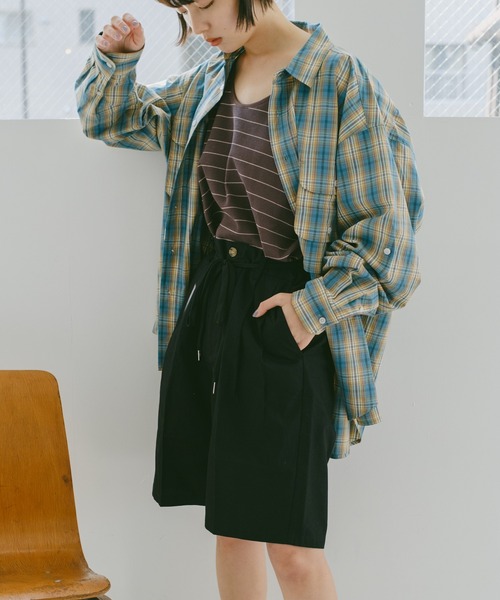 WHIMSIC（ウィムジック）の「【UNISEX/サイズ展開あり】コットンツイルタックショーツ（その他パンツ・メンズ・ブラック/アイボリー/ブルー・1/2）」の8枚目の写真
