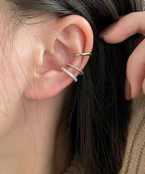 florist（フローリスト）の「人気アシンメトリー3連イヤーカフ/片耳用3点セット（イヤーカフ・レディース・ゴールド系6/ゴールド系1/ゴールド系5/ゴールド系2/ゴールド系4/ゴールド系7/ゴールド系8/シルバー系1/シルバー系2/ゴールド系3/ゴールド系9・FREE）」の2枚目の写真