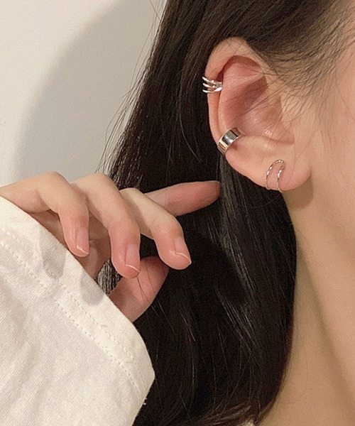 florist（フローリスト）の「人気アシンメトリー3連イヤーカフ/片耳用3点セット（イヤーカフ・レディース・ゴールド系6/ゴールド系1/ゴールド系5/ゴールド系2/ゴールド系4/ゴールド系7/ゴールド系8/シルバー系1/シルバー系2/ゴールド系3/ゴールド系9・FREE）」の3枚目の写真