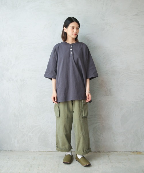 WAIPER.inc（ワイパーインク）の「GOOD WEAR　ヘンリーネック S/S SUPER BIG TEE 2w7-13243　USAコットン（Tシャツ/カットソー・メンズ・ブラック/グレイッシュベージュ/杢グレー/チャコールグレー/ホワイト/ネイビー/グリーン系その他/ダークグリーン/ライトピンク/ブルー系その他/グレー系その他/カーキブラウン・S/M/L/XL）」の13枚目の写真