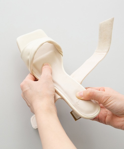 menue(メヌエ)の「スクエアトゥ ねじりベルト ミュールサンダル(サンダル・レディース・アイボリー/ブラック/ブラウン系/グリーン・LL/S/M/L)」の16枚目の写真