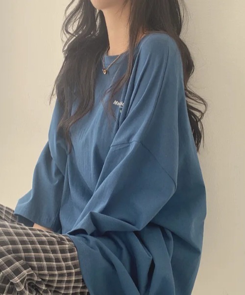 Achic(アシック)の「オーバーサイズ英文字ロゴプリント半袖Tシャツ(Tシャツ/カットソー・レディース・ホワイト/ブルー/グレー・M)」の13枚目の写真