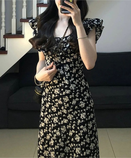 LOPASS(ロパス)の「花柄プリントフリルアップワンピース(ワンピース・レディース・ブラック・M/L)」の4枚目の写真