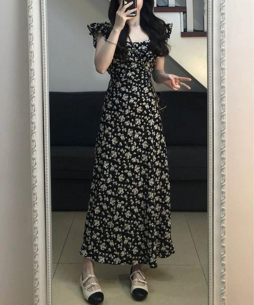 LOPASS(ロパス)の「花柄プリントフリルアップワンピース(ワンピース・レディース・ブラック・M/L)」の2枚目の写真