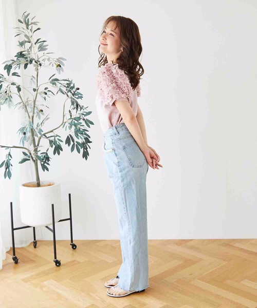 M y u（ミュー）の「フラワーパフスリーブ トップス（Tシャツ