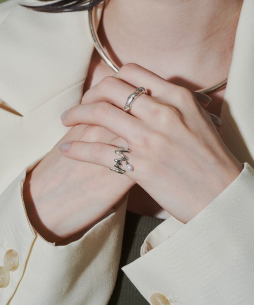 loni(ロニ)の「【金属アレルギー対応】Grass pearl pinky ring/パールデザインピンキーリング(リング・レディース・ゴールド/シルバー・3/5)」の11枚目の写真