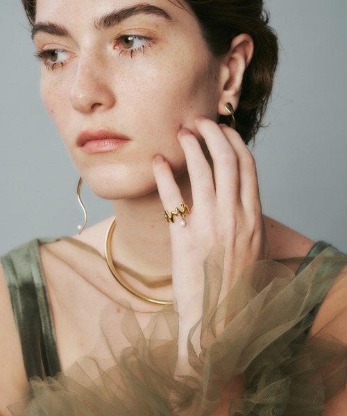 loni(ロニ)の「【金属アレルギー対応】Grass pearl pinky ring/パールデザインピンキーリング(リング・レディース・ゴールド/シルバー・3/5)」の20枚目の写真