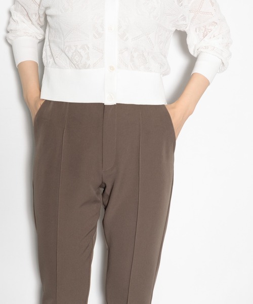 AMERICAN RAG CIE(アメリカンラグシー)の「スリックアジャスター付テーパードパンツ(スラックス・レディース・カーキ/ブラック・38/36)」の21枚目の写真