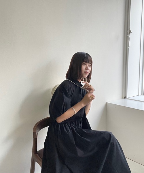 lawgy(ラウジー)の「puff sleeve shirt op(ワンピース・レディース・ホワイト/ベージュ/ブラック・FREE)」の5枚目の写真