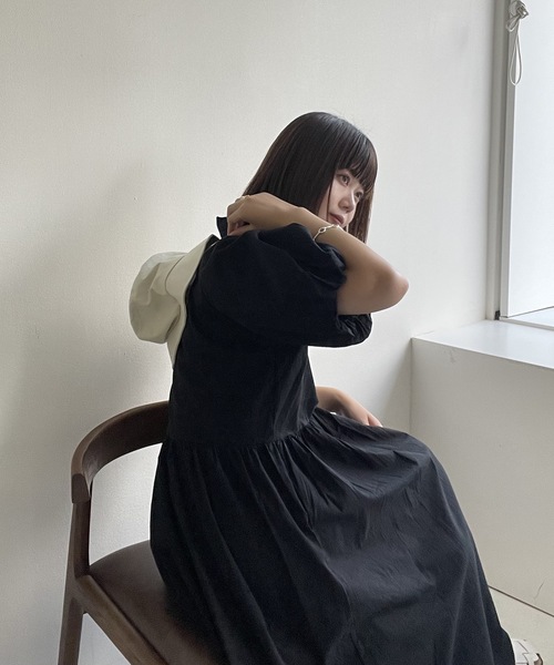lawgy(ラウジー)の「puff sleeve shirt op(ワンピース・レディース・ホワイト/ベージュ/ブラック・FREE)」の6枚目の写真