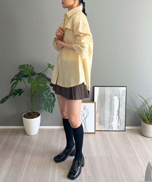 Jewelobe(ジュエローブ)の「ヨークフラップセミグロシーオーバーシャツ(シャツ/ブラウス・レディース・ピンク/ブラック/ブルー/イエロー・FREE)」の21枚目の写真
