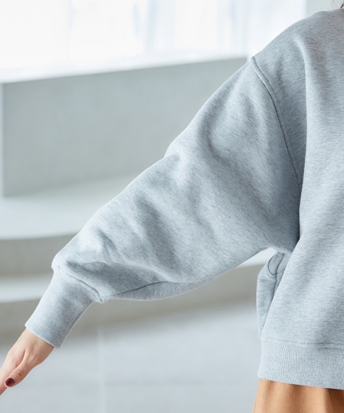 miclat(ミクラ)の「大きいサイズ ドルマンスリーブスウェットプルオーバー miclat(スウェット・レディース・グレー/ブラック・5L/L/4L/3L/LL)」の12枚目の写真