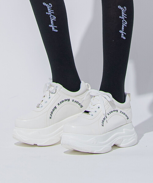 ZIDDY（ジディ）の「【 ニコ☆プチ 掲載 】プレート付きロゴスニーカー(21~24cm)（スニーカー・キッズ・ブラック/ホワイト・21.0cm/22.0cm/23.0cm/24.0cm）」の2枚目の写真