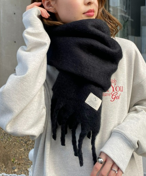 CIAOPANIC TYPY（チャオパニックティピー）の「洗える静電気防止フリンジマフラー《無地》（マフラー・メンズ・ブルー/ブラック/グレー・ONE SIZE）」の5枚目の写真