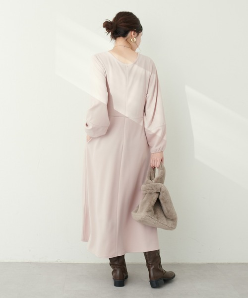 natural couture（ナチュラルクチュール）の「【mamamo】2WAY配色カットワンピース（ワンピース・レディース・ライトベージュ/パープル/ブラック/ボルドー・FREE）」の16枚目の写真