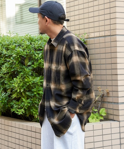 NO NEED（ノーニード）の「オンブレチェック オーバーサイズ ライトネルシャツ（シャツ/ブラウス・メンズ・ブラック/ネイビー/ブラウン/ホワイト/チャコールグレー・L/M）」の4枚目の写真